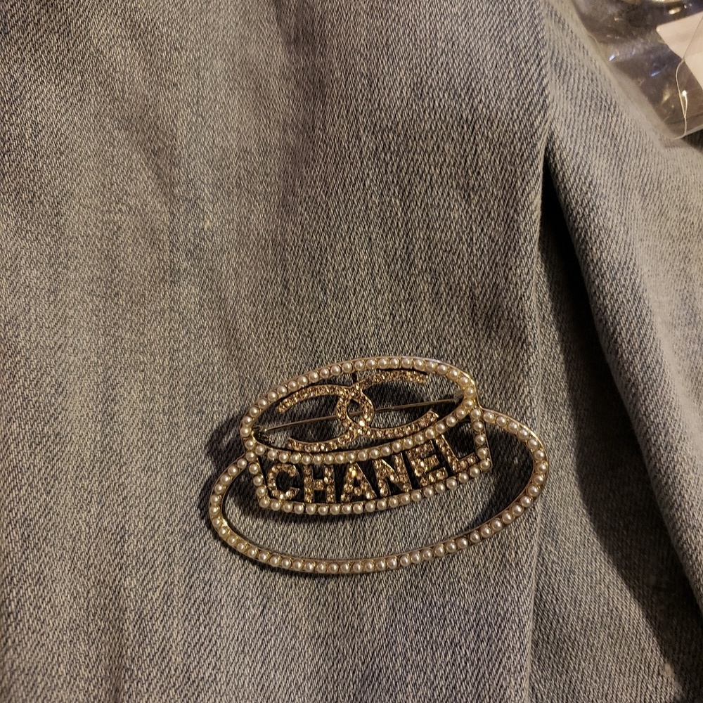 Brooch